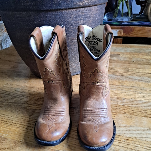 Old West Light Brown Cowboy Boots - Picture 2 of 6